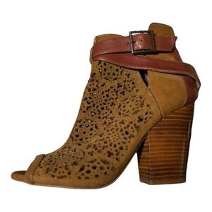 Vince Camuto Maizy Brown Suede Peep Toe Ankle Boots Size 8 with Strap & Buckle